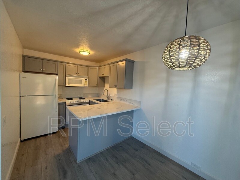 Primary Photo - 2294 Woodside Ln