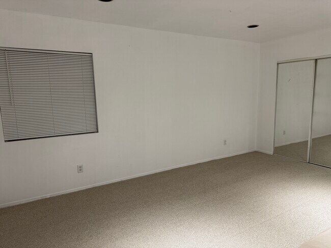 Foto del edificio - 13300 Herron St