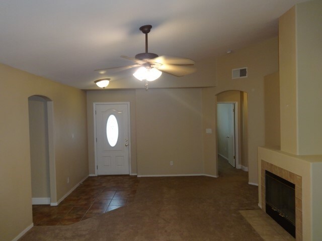 Building Photo - 8502 Persimmon Dr