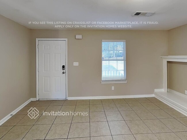 Building Photo - 3700 Pointe Cir