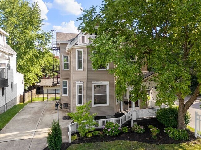 Foto del edificio - 1753 Williams Ave