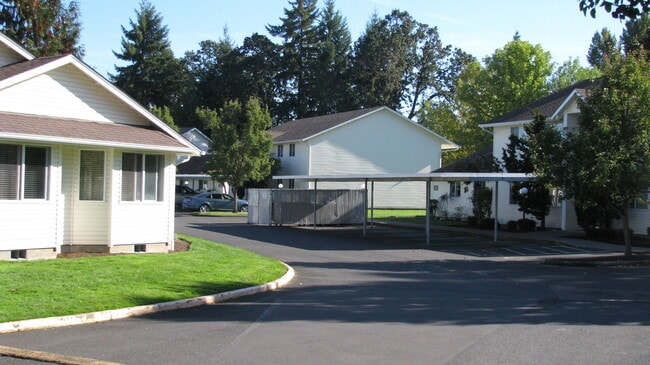 Interior Photo - 020-Creekside Apartments