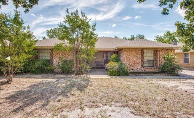 Photo - 1200-1202 N OConner Road Apartment