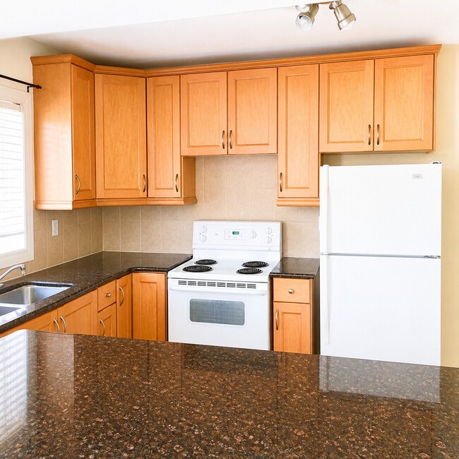 Building Photo - Edgemont Apartments
