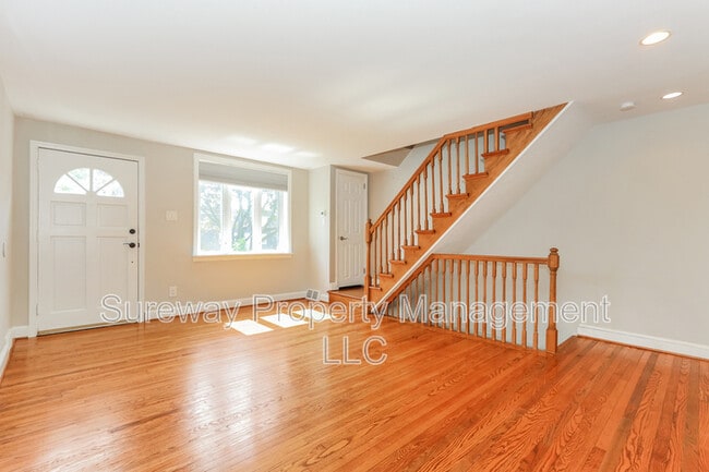 Building Photo - 241 Westpark Ln