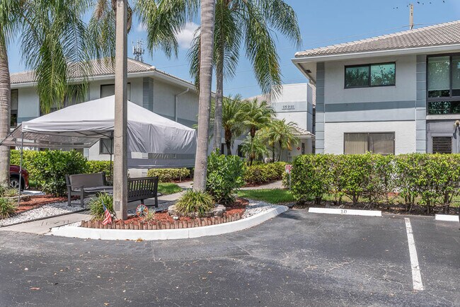 Foto del edificio - 15011 Ashland Cir