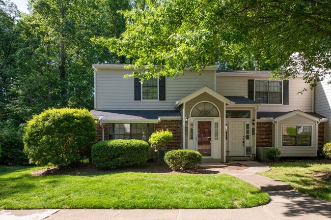 Foto del edificio - 7811 Falcon Rest Cir