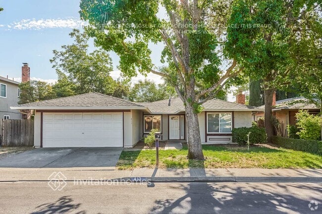 Building Photo - 413 Royal Oaks Dr