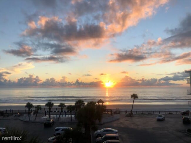 Building Photo - Studio, 1 bath Condo - 1233 S Atlantic Ave...