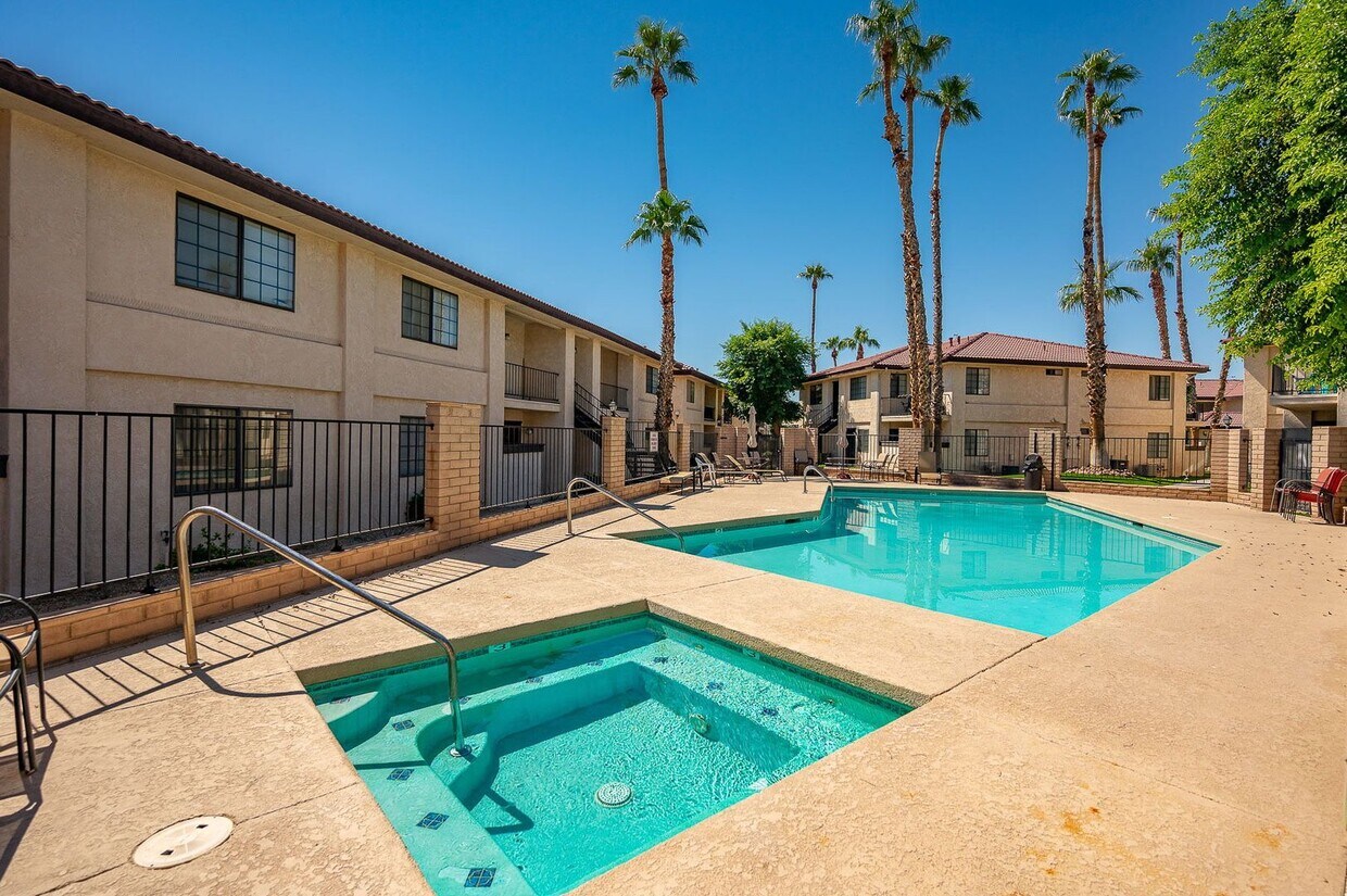 Primary Photo - 2 BR 2Ba Condo in a Gated Complex, Utiliti...