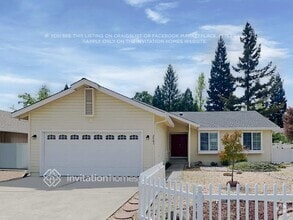 Building Photo - 2701 Hillcrest Dr