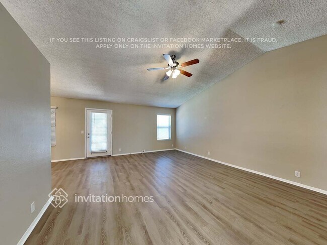 Building Photo - 8120 W Tuckey Ln