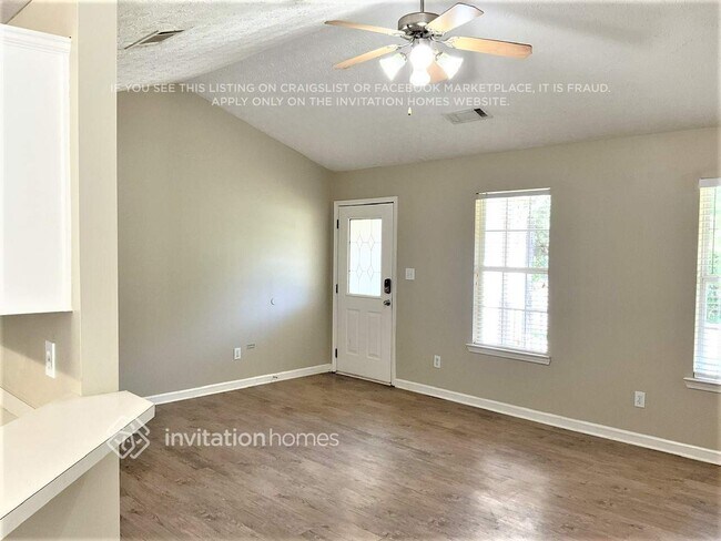 Foto del edificio - 402 Harvest Ct