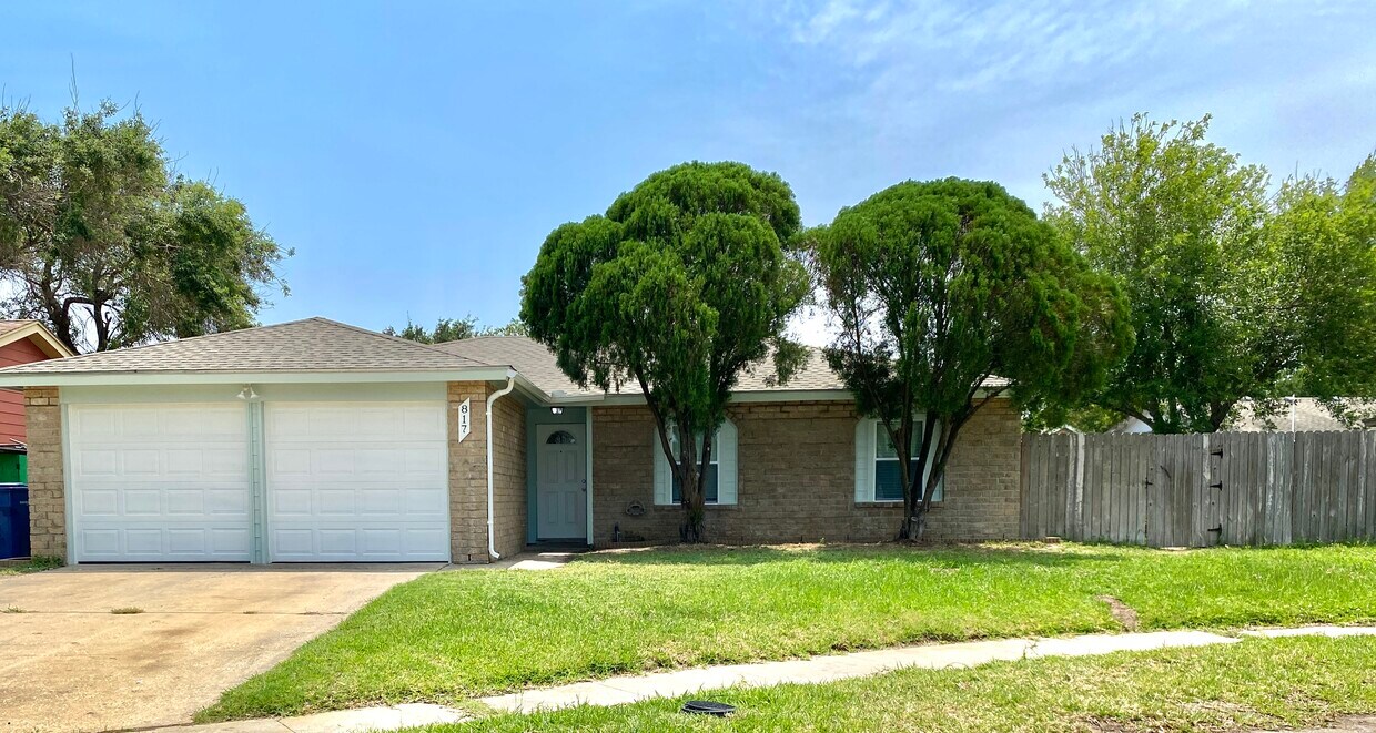 817 Saint Benedict Ct, Corpus Christi, TX 78418 House Rental in