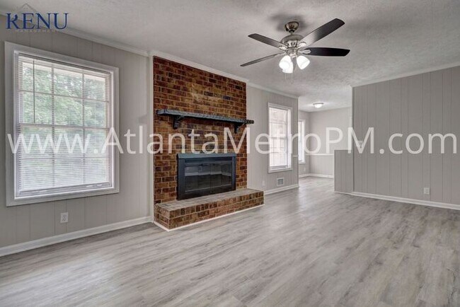 Foto del edificio - This home is available for NO CONTACT show...