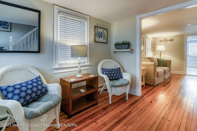 Foto del edificio - 34 Webb Ave