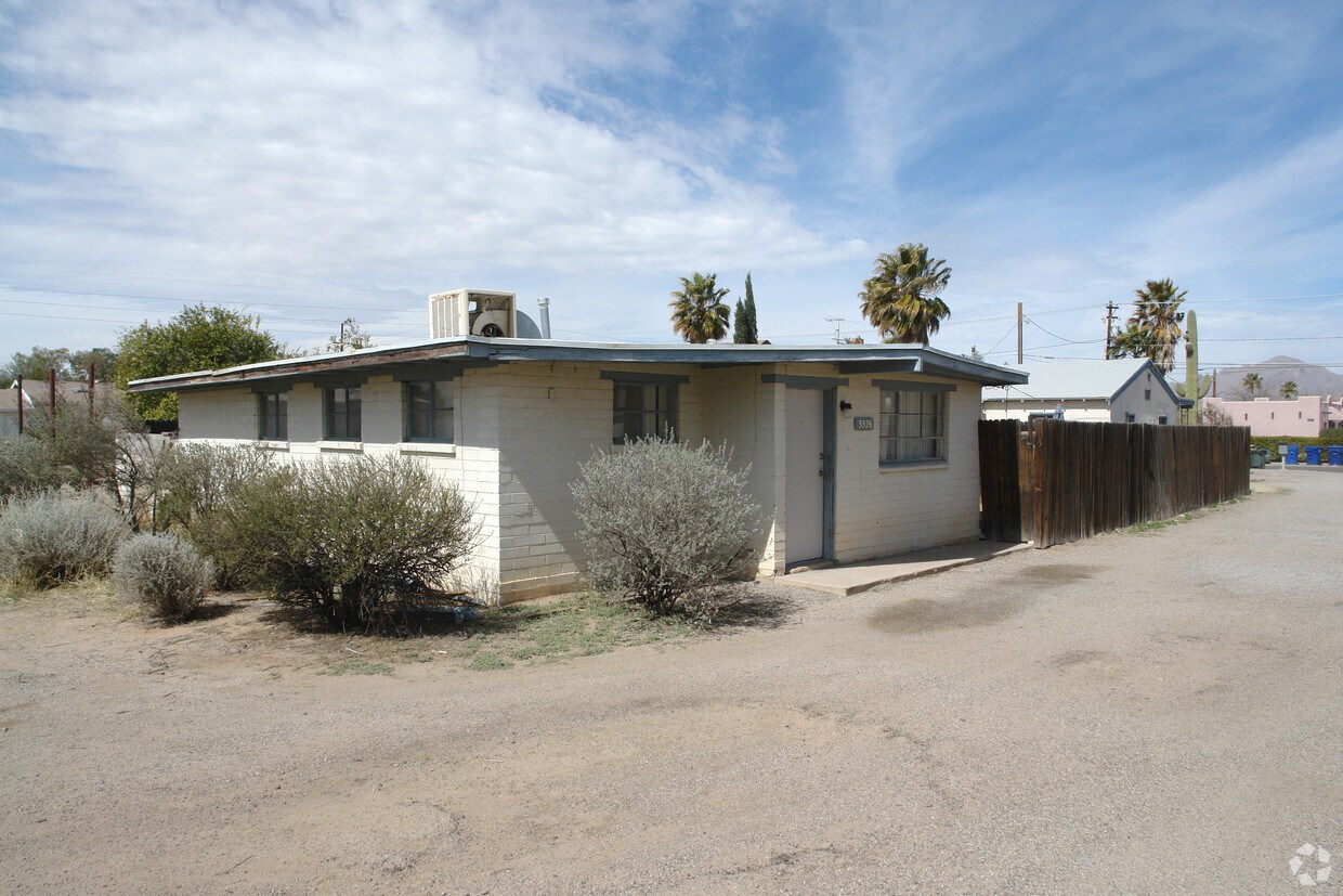 Primary Photo - 3532-3536 E Flower St