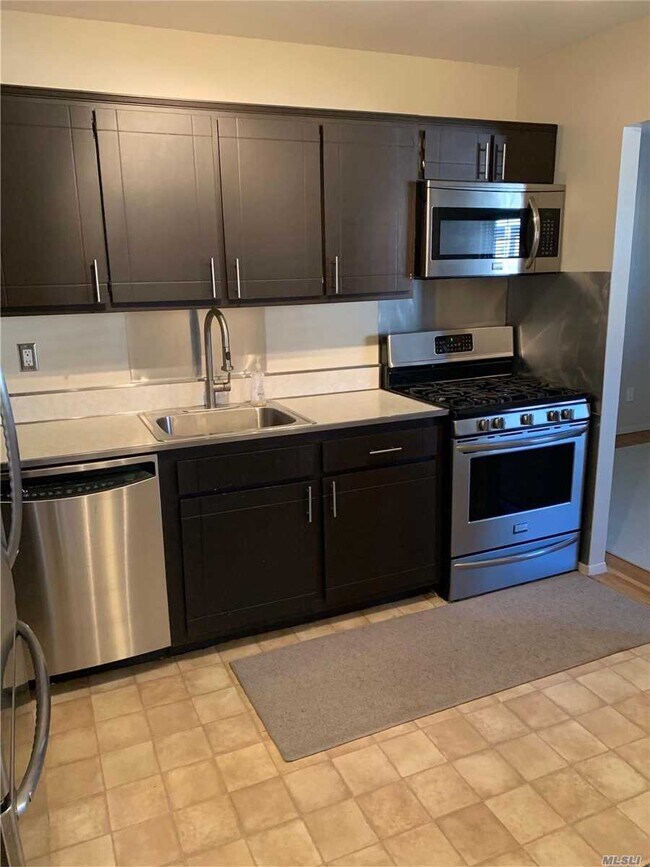 Foto del edificio - 332 Lakeland Ave