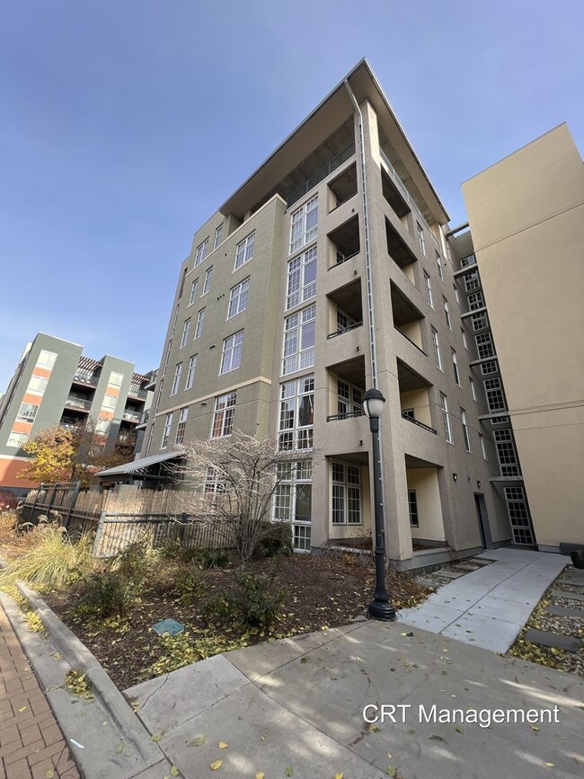 Building Photo - Charming 1 Bed, 1 Bath Condo Available in ...