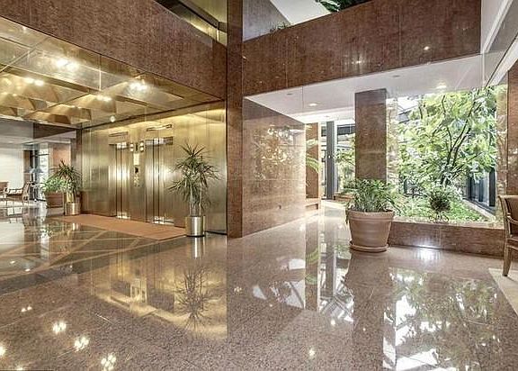 Foto del edificio - 1530 Key Blvd