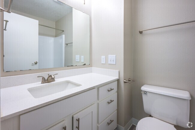 2BR, 2.5BA - 1,282SF - Second Bathroom - Mesa Del Oso