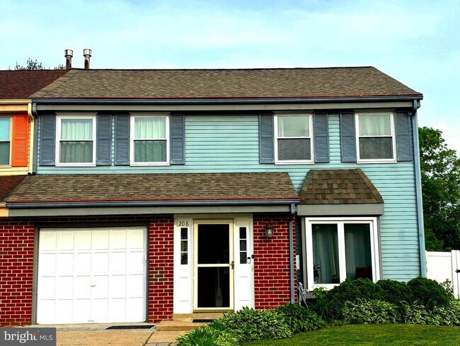Foto del edificio - 208 Burnam Wood Dr