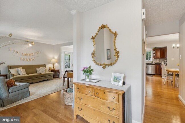Foto del edificio - 5433 Braddock Ridge Dr
