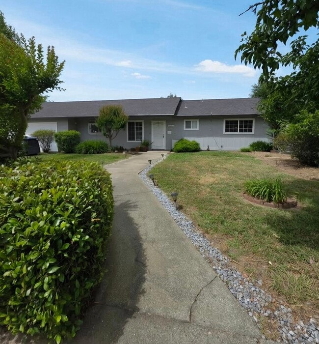 Building Photo - 1424 Calexico Dr