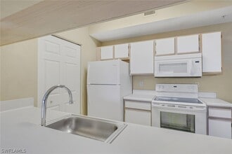 Building Photo - 6321 Aragon Way