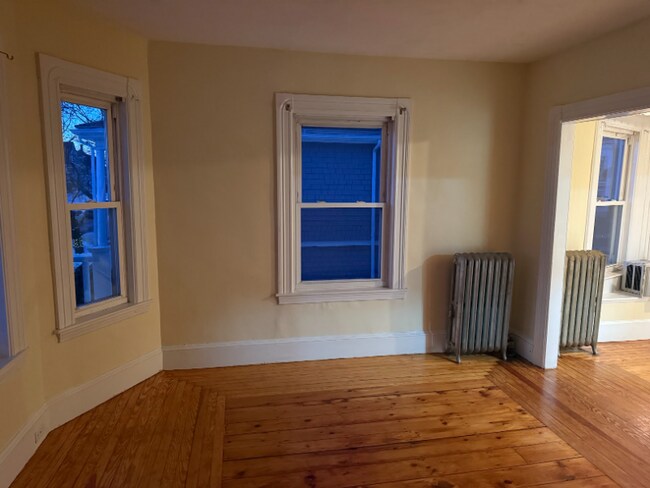 Building Photo - 33-33 Graves Ave