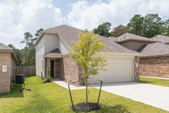 Building Photo - 405 N Meadows Dr