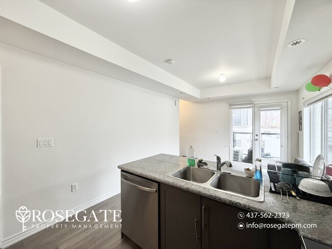 Building Photo - Modern 2-Bedroom Corner Townhouse with Balcony & Parking – Brampton