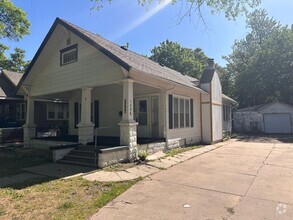 Building Photo - 1436 S Waco Ave