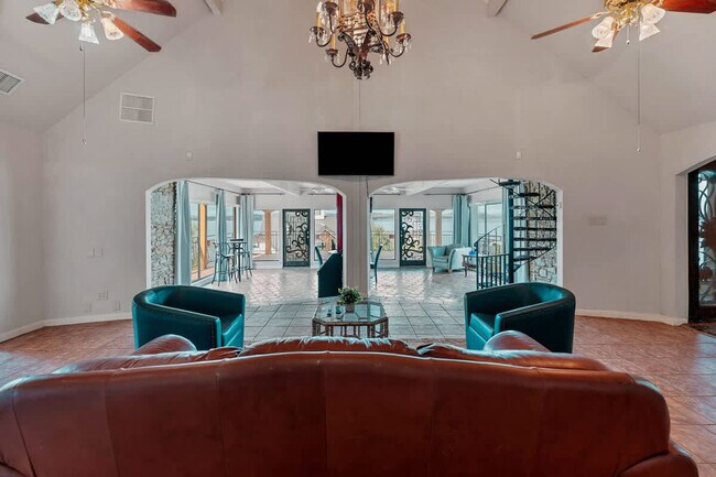 Foto del edificio - 1175 O C Trout Dr