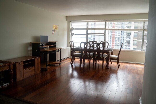 Foto del edificio - 6157 N Sheridan Rd