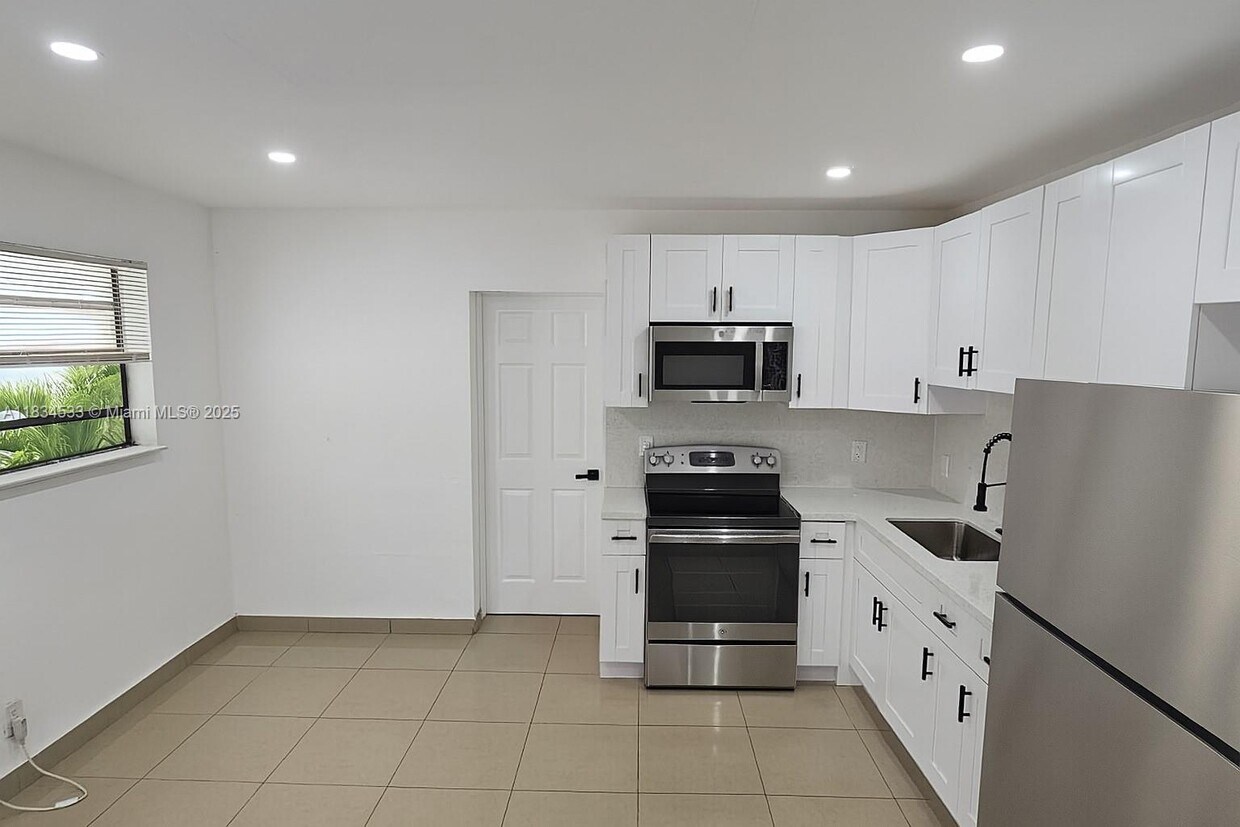 Foto principal - 1046 Foster Rd