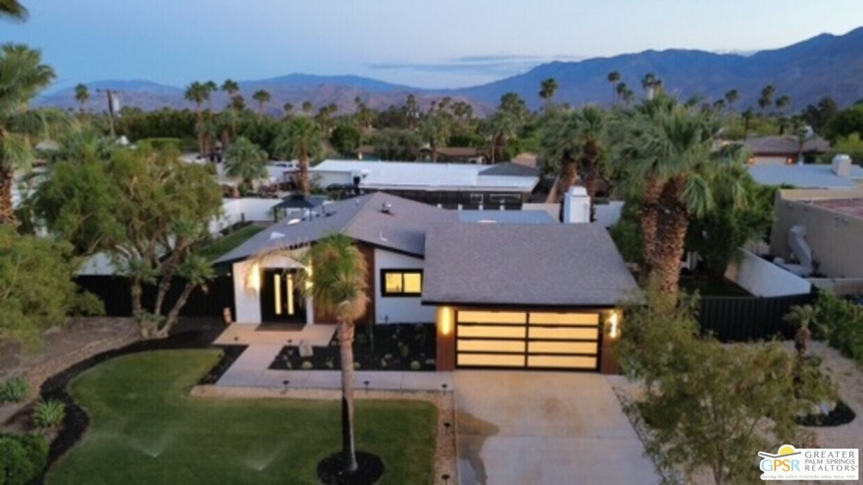 Foto principal - 2435 Wayne Rd
