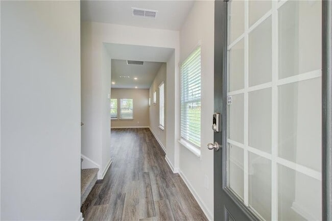 Foto del edificio - 4268 Tin Hare Ln