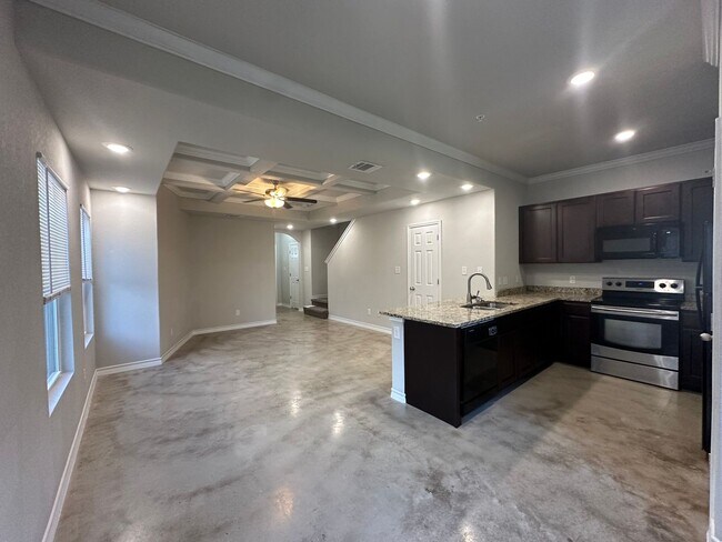 Foto del edificio - Town home for rent