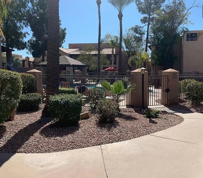 Foto del edificio - 14145 N 92nd St