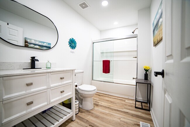 Foto del edificio - 369 Crane Dr