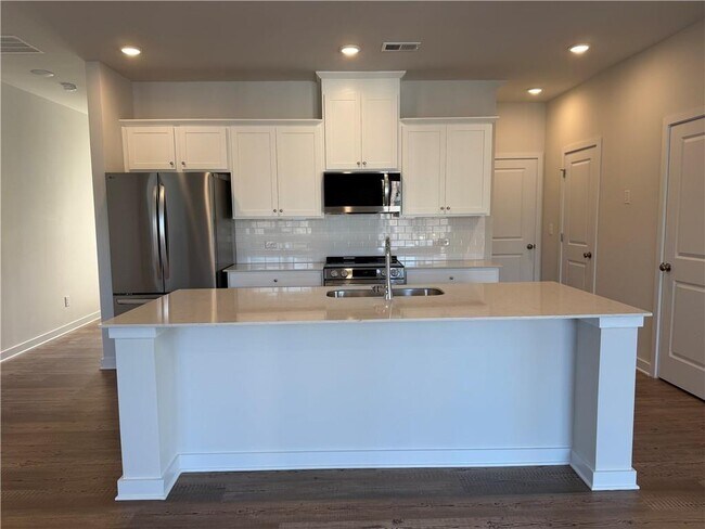 Building Photo - 1713 Harper Lily Ln