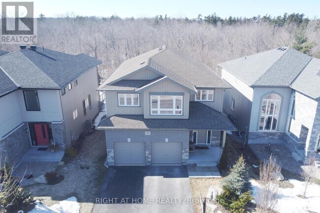 Building Photo - 170 Escarpment Cres