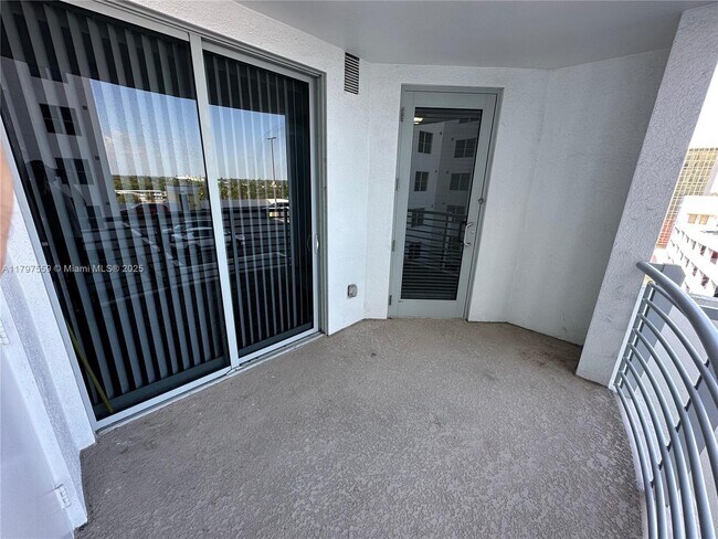 Building Photo - 1830 Radius Dr
