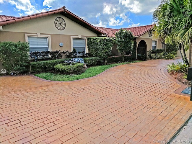 Foto del edificio - 9010 SW 11th St