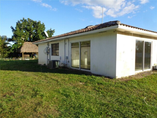 Foto del edificio - 32970 SW 210th Ave