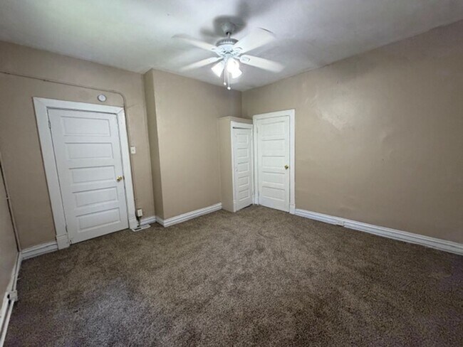 Building Photo - Lovely 2 Bedroom / 1 Bath for Rent - Section 8 Welcome