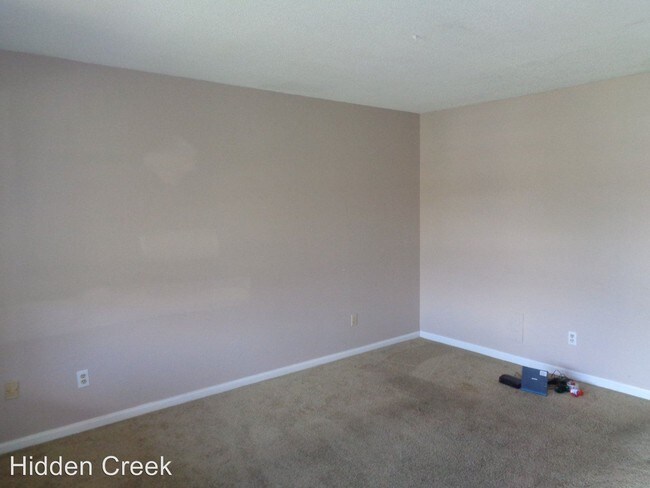 Foto del edificio - 2 br, 1.5 bath Apartment - 220 Adams Lane