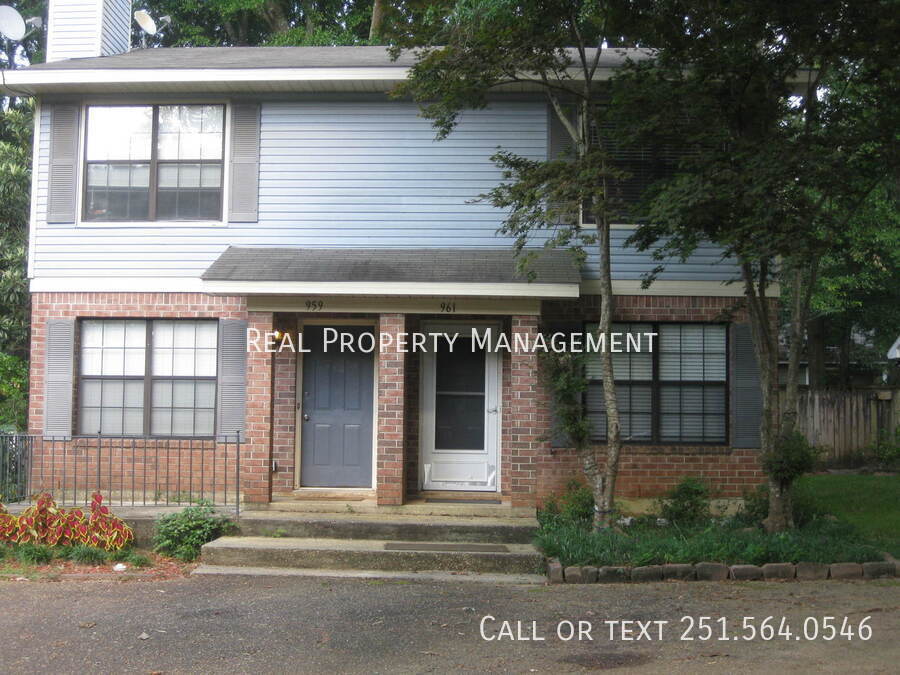 Primary Photo - 961 Dickenson Ave