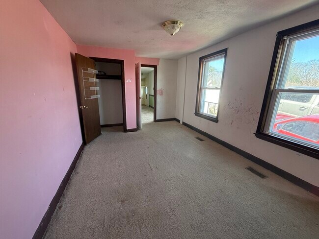 Foto del edificio - 182 E Main St